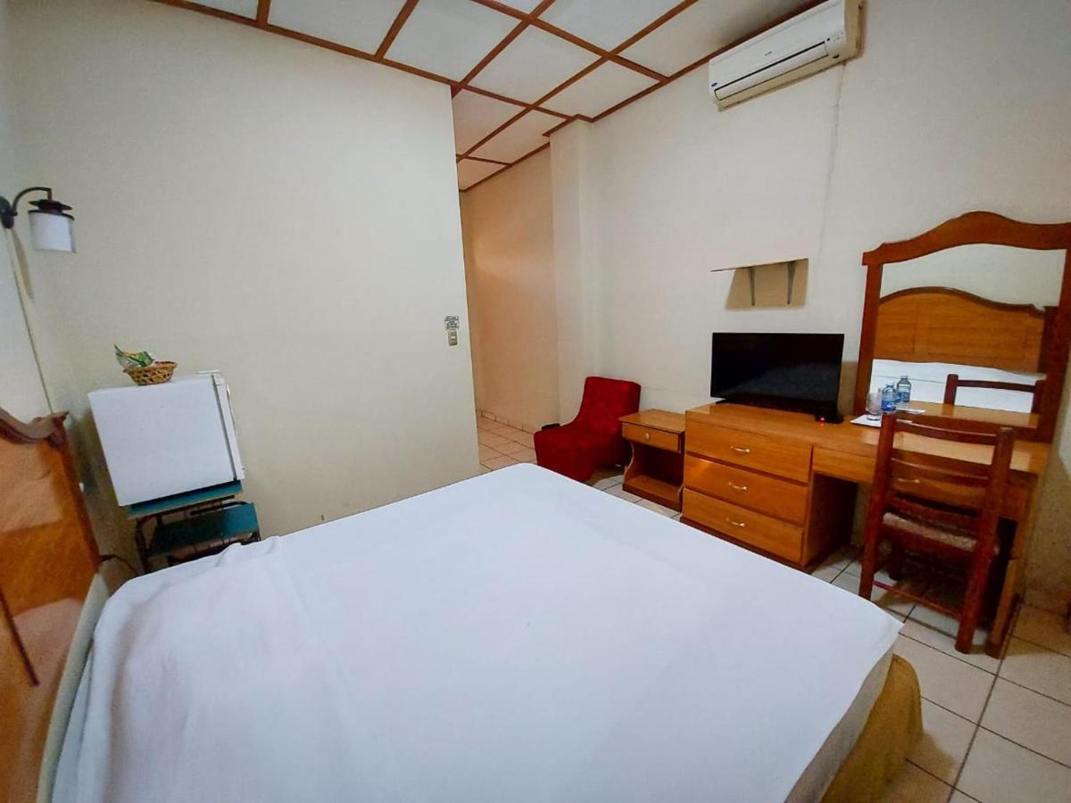 Hotel Continental Plaza San Miguel Bagian luar foto